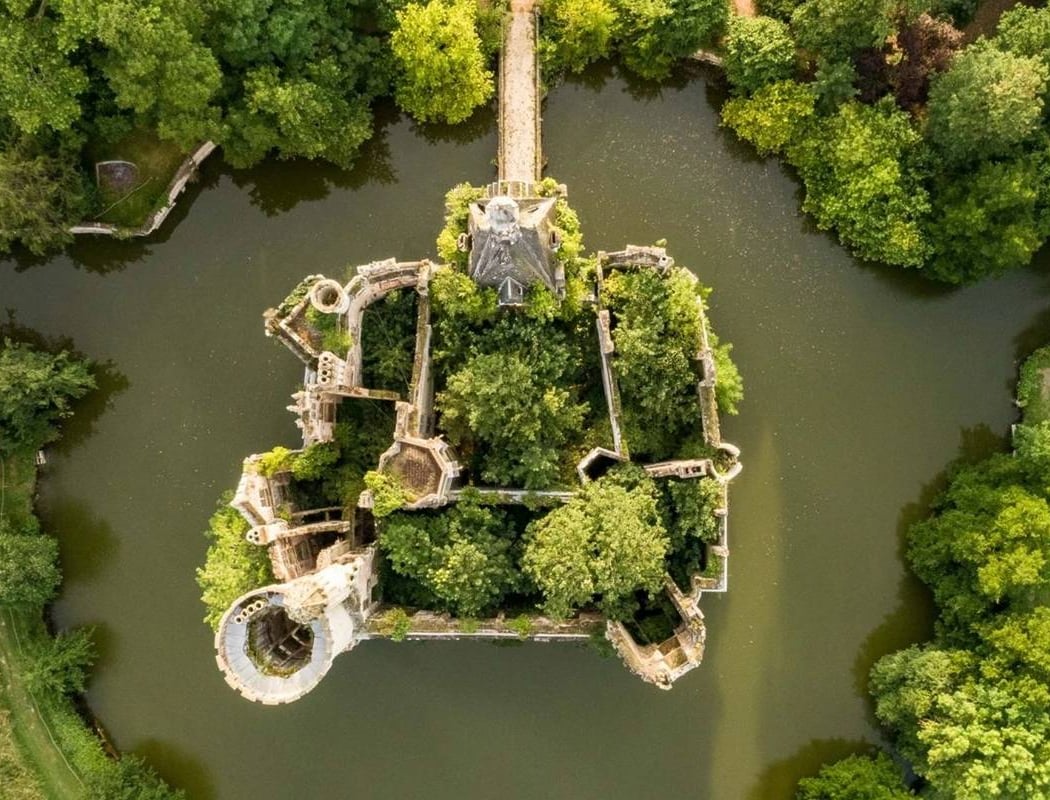Château de la Mothe-Chandeniers 1