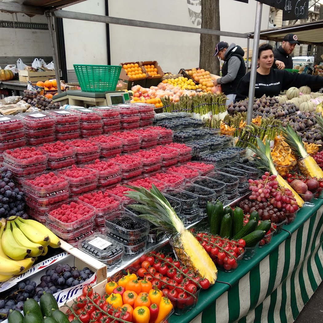 Small-Group Marché du Président Wilson Food Tour 1