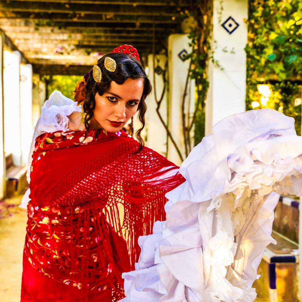 Esencia de Sevilla: Cerámica, Flamenco y Artesanía en Triana 1