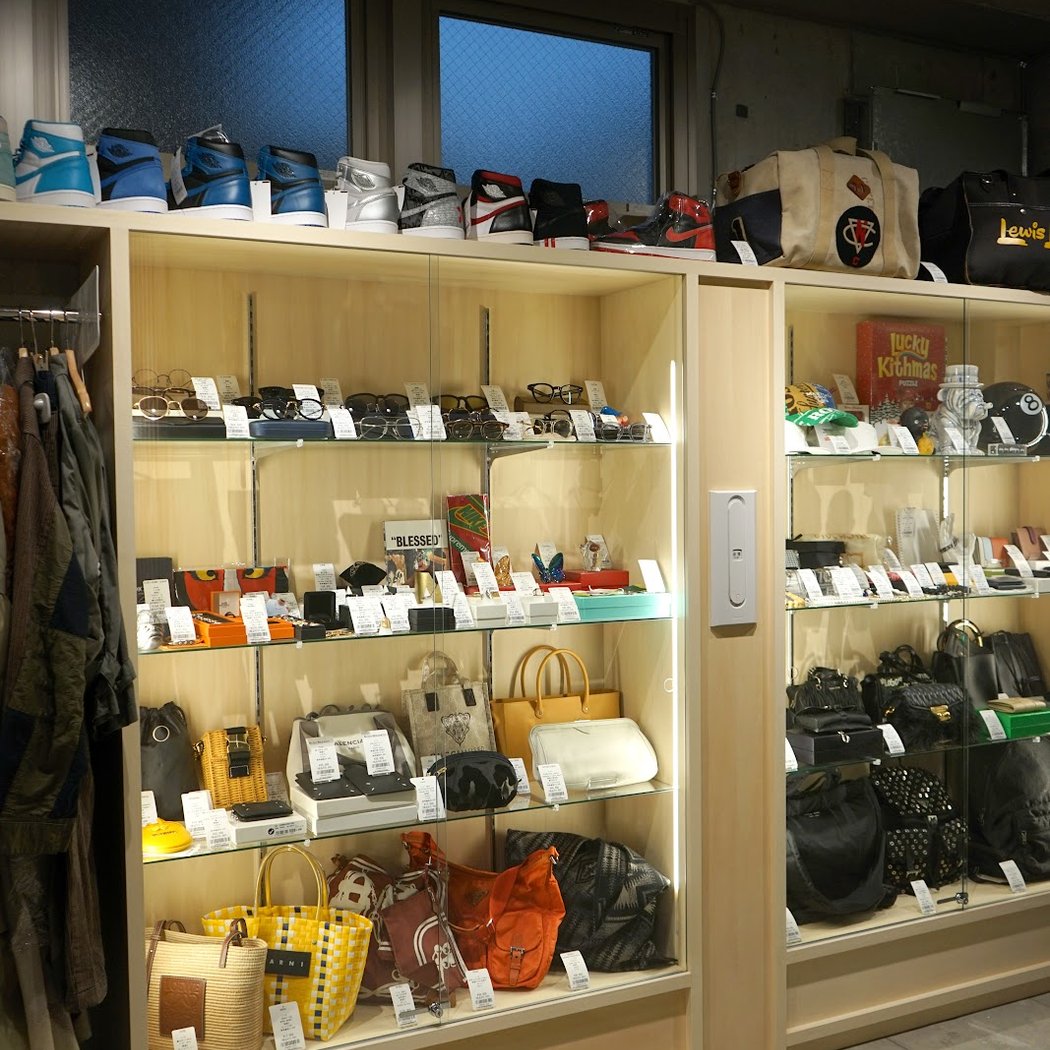 kindal shimokitazawa second hand store 3
