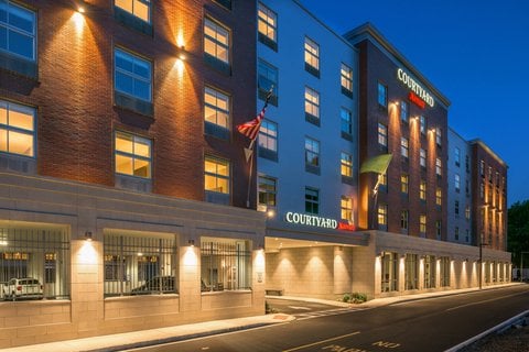 Courtyard by Marriott Edgewater NYC Area 2
