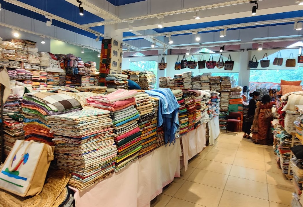 Safina Plaza 1