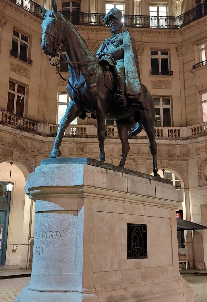 Pl. Édouard VII 4