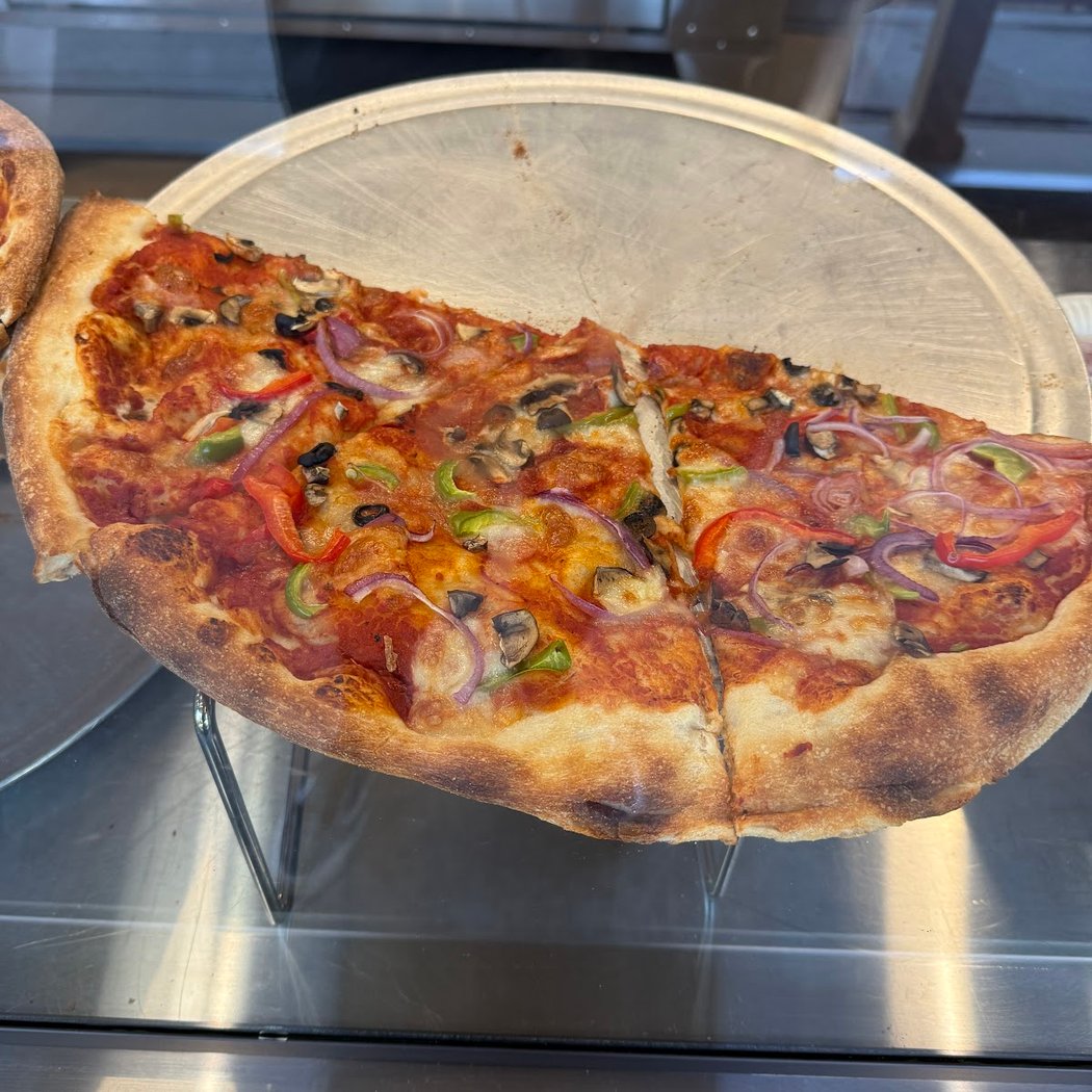 8 Moose Pizzeria 3