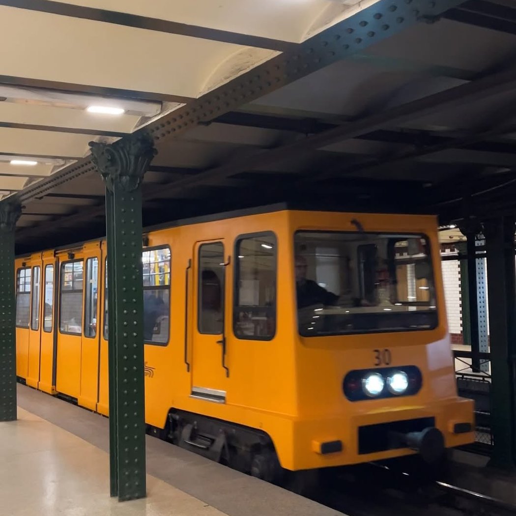 Francis Deák Square Metro Station 1