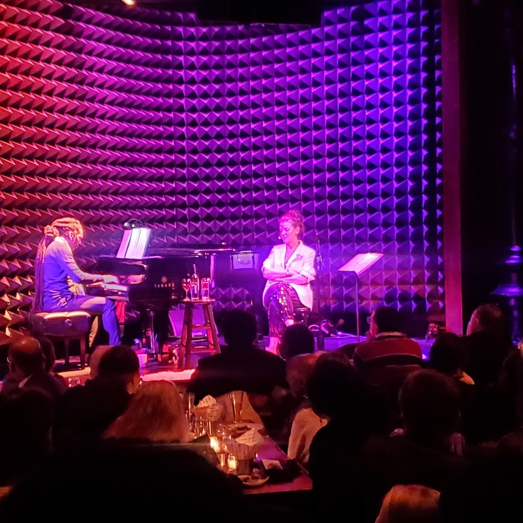 Gaby Moreno with selines