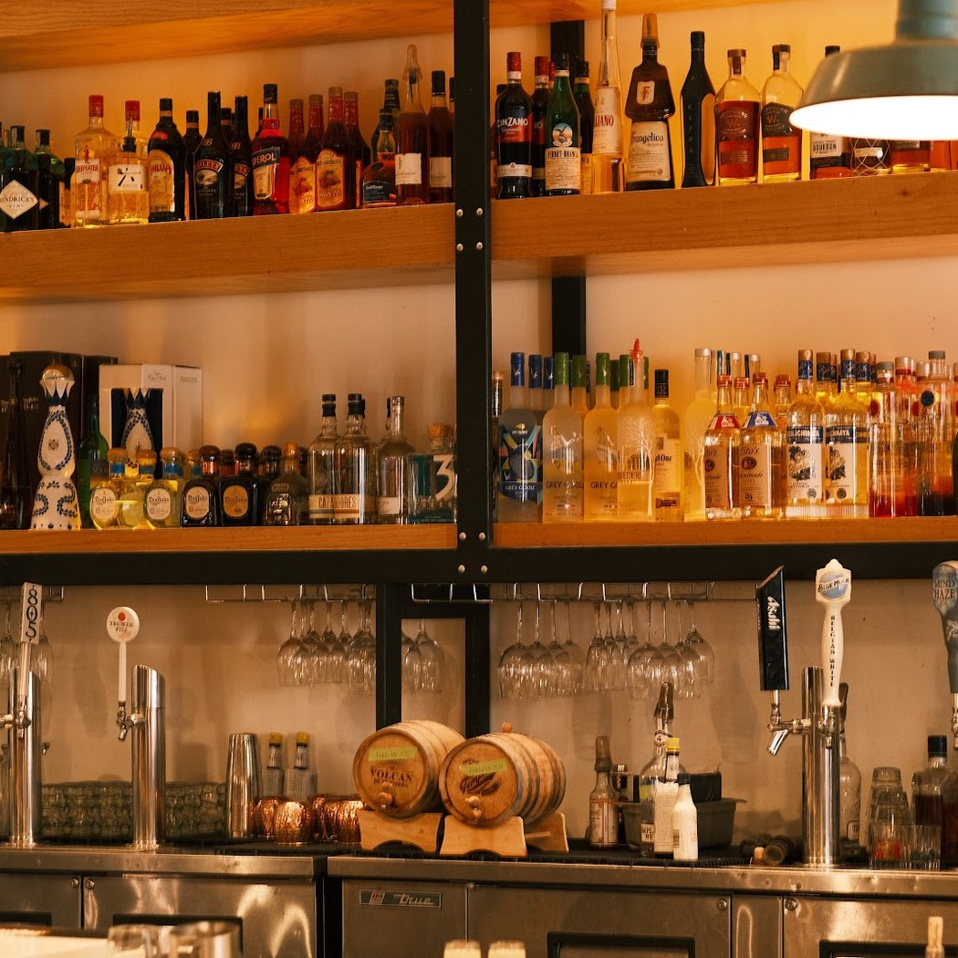 EMC Seafood & Raw Bar 2