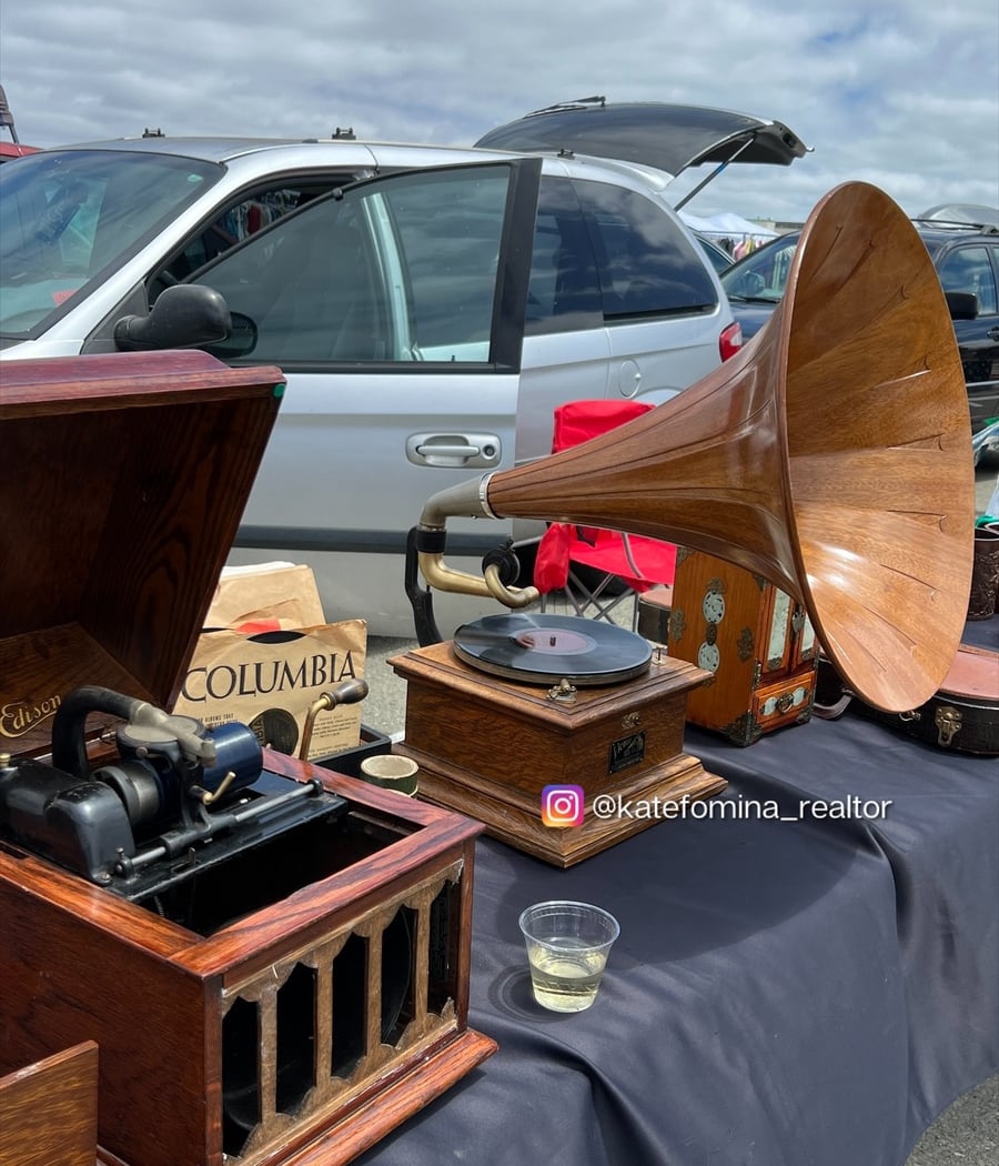 Alameda Point Antiques Faire 1