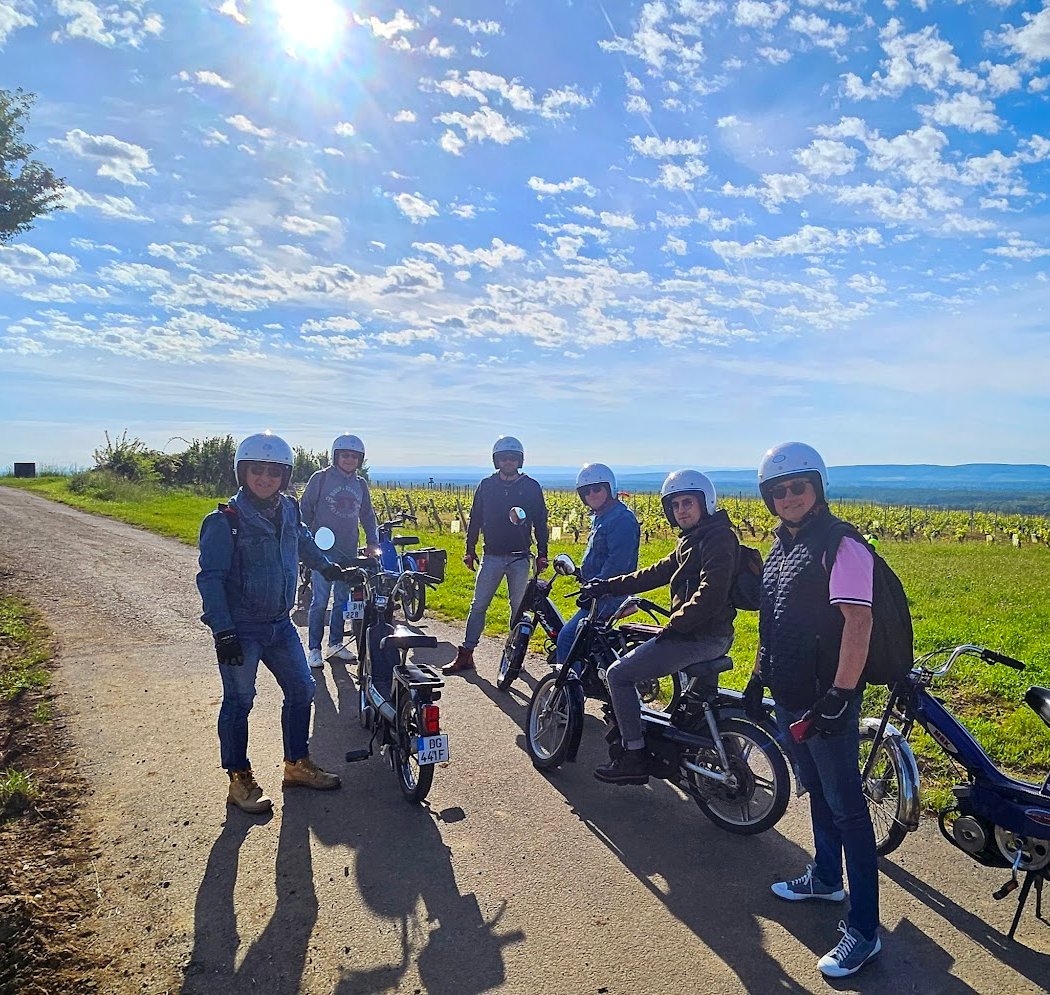 Les BRÈLES BALADES en Bourgogne, Location de mobylette vintage sur la Côte Chalonnaise 2
