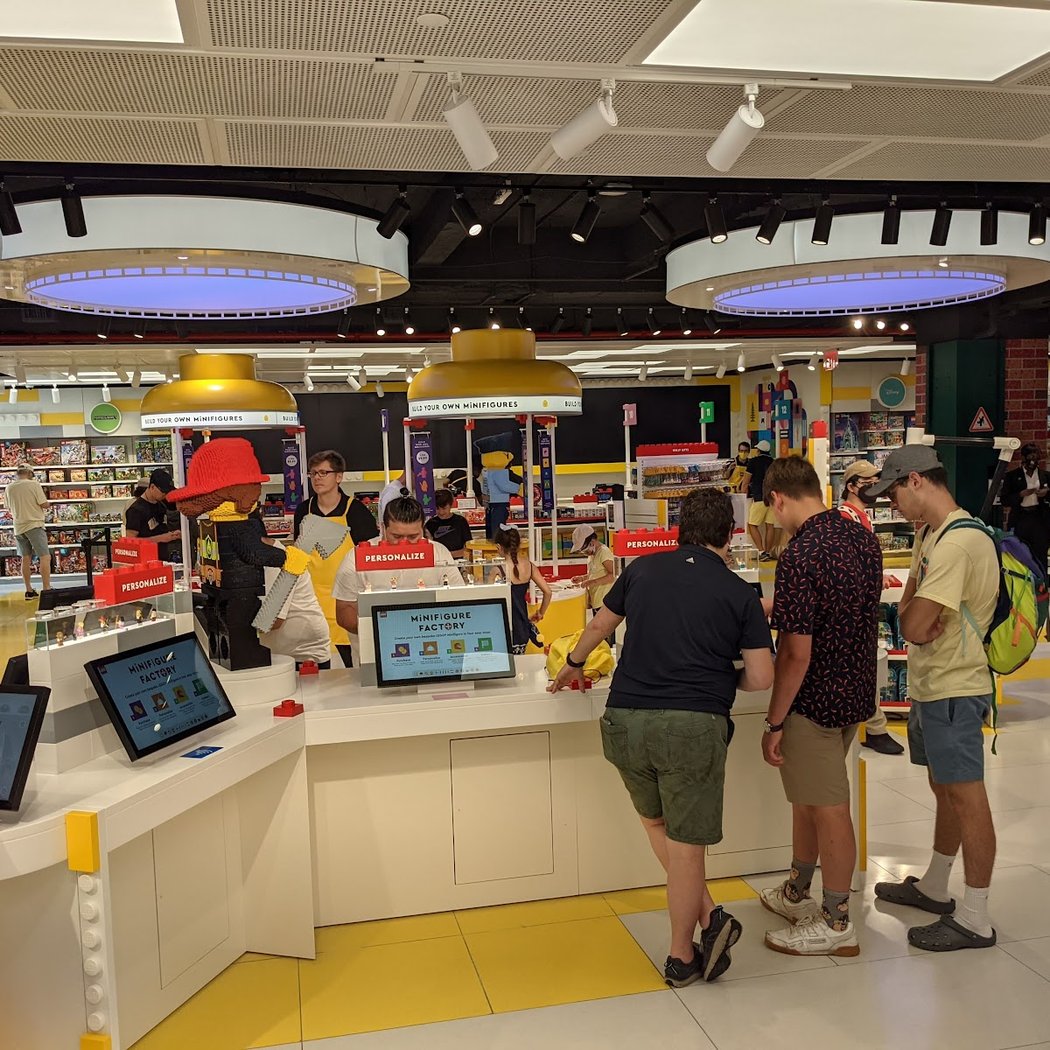 The LEGO® Store Fifth Avenue 4