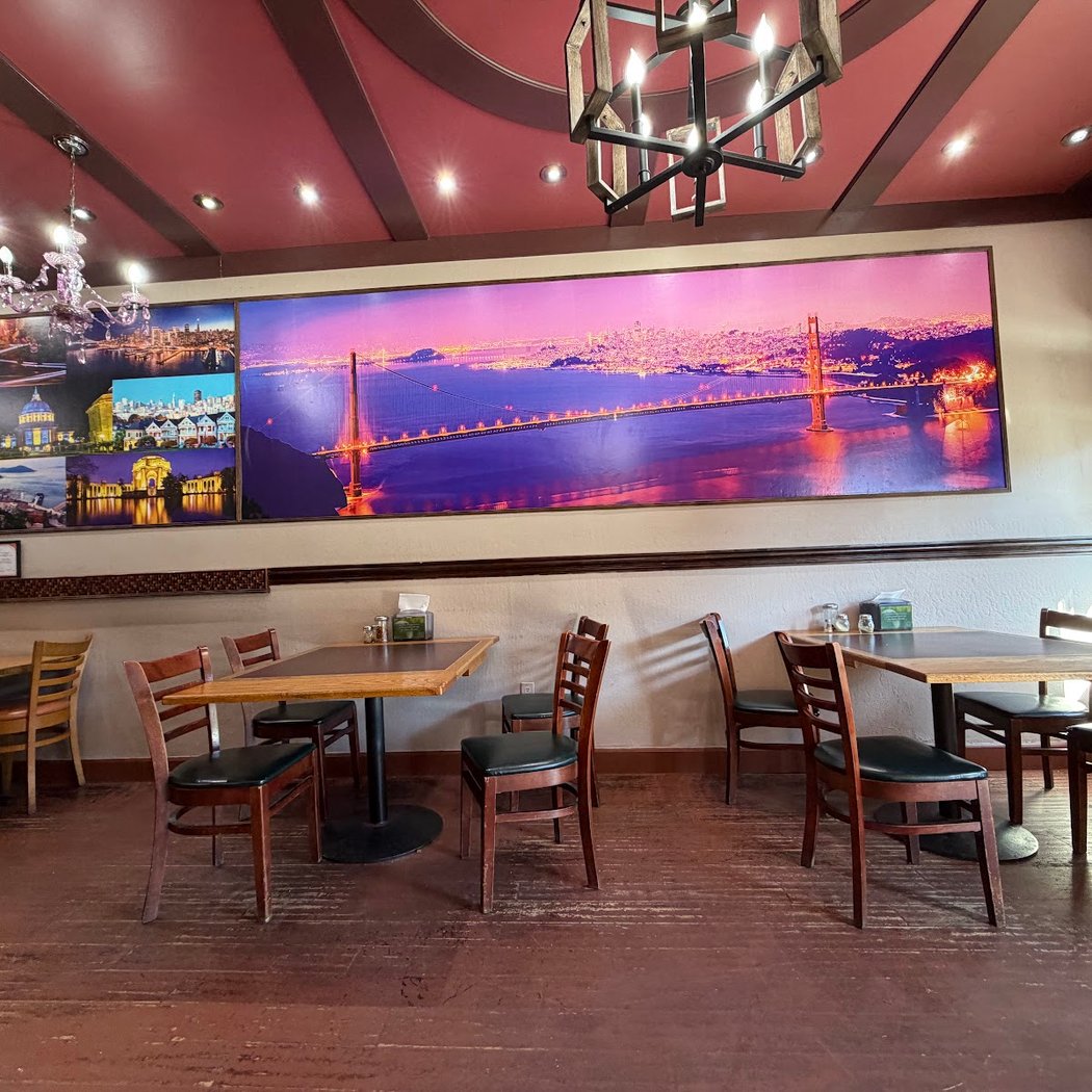 Chicos Pizza (Lombard St) 3
