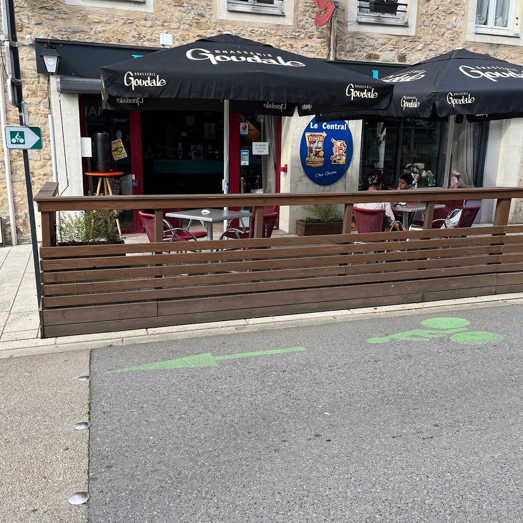 Bar Le Central Chez Guitou Brasserie 2