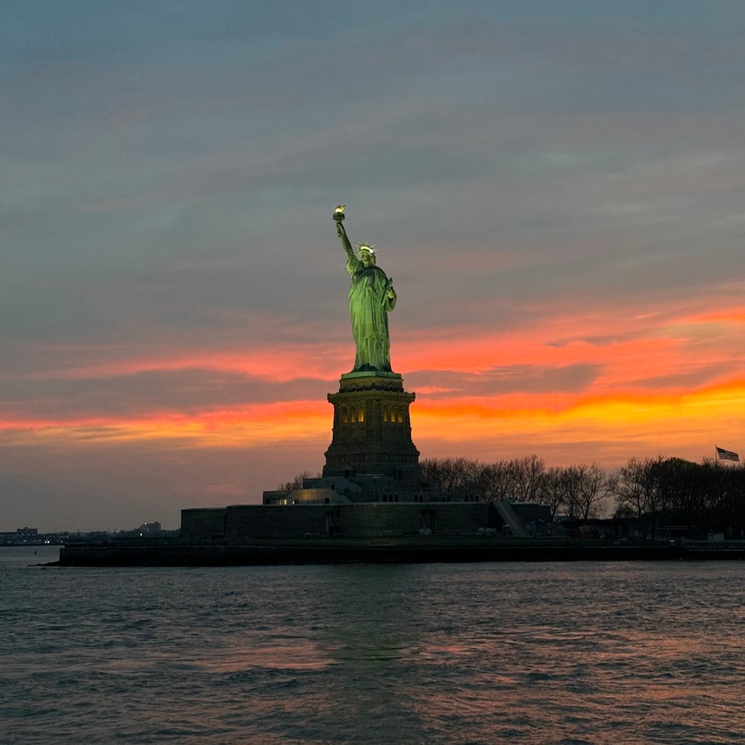 Statue Liberty Tours & NYC Sunset Cruises 1