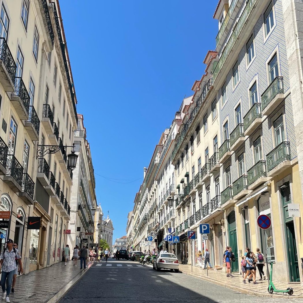 Rua Garrett 2