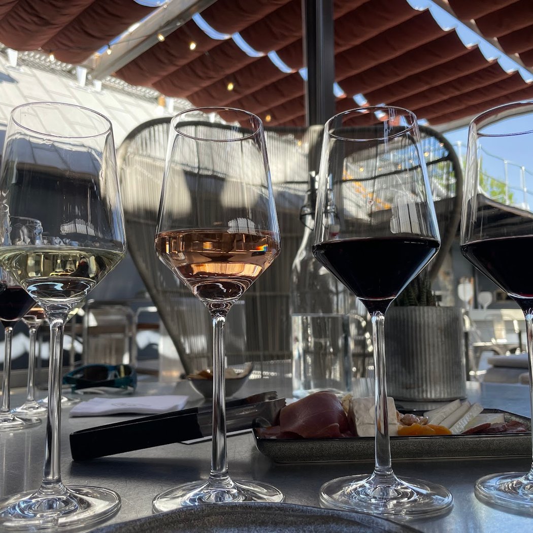 A Wine & New Haven Pizza Pairing 1