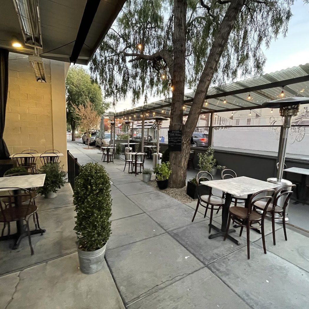 Bistro Elan 2