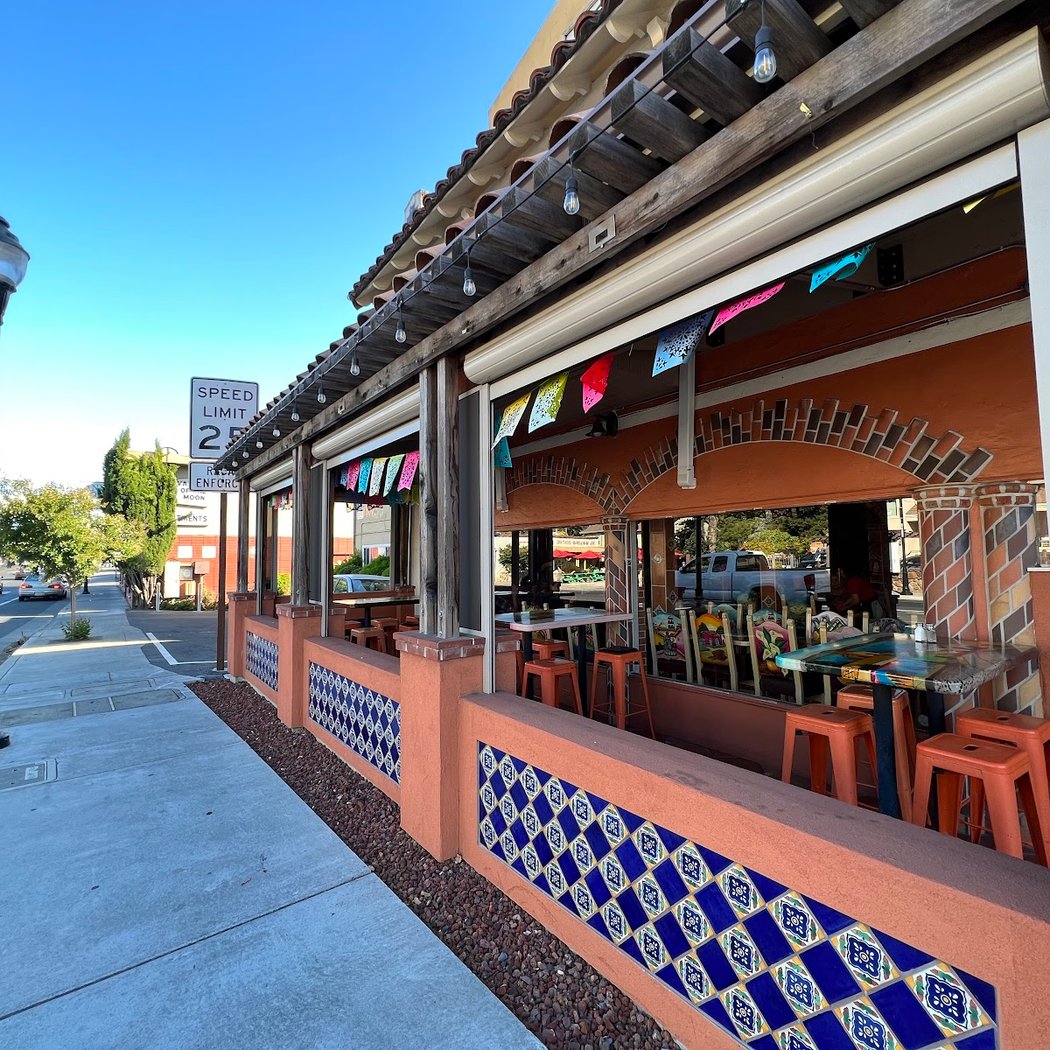 La Hacienda Sonoma Bar & Grill 2
