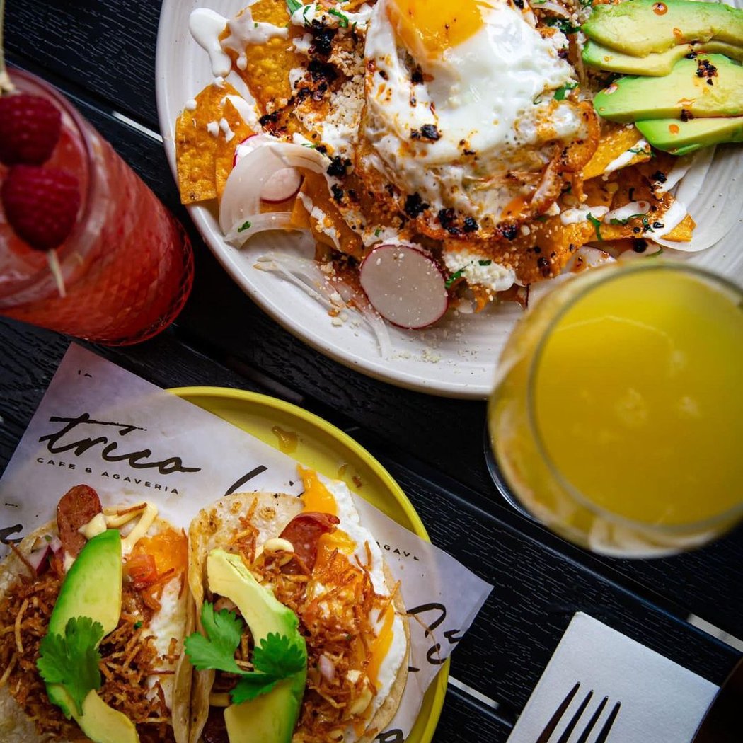 Weekend Brunch with Live DJs