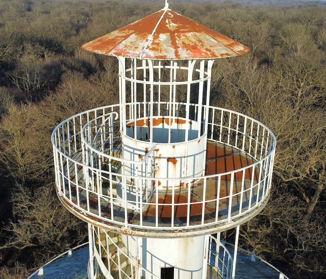 Le château d'eau de Chamant 1