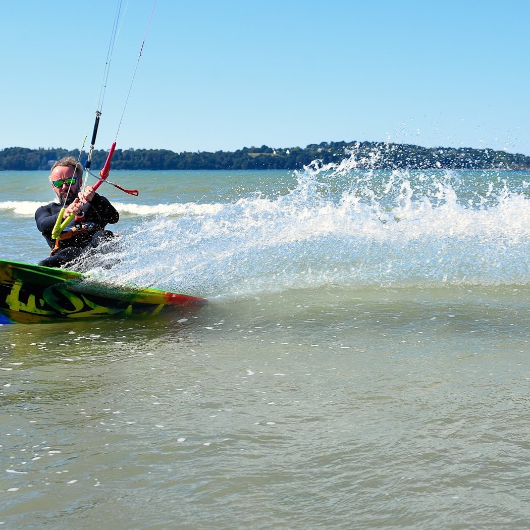 Kite's Cool École De Kitesurf Et Wingfoil Bretagne, Super School Located Opposite Du Spot 3