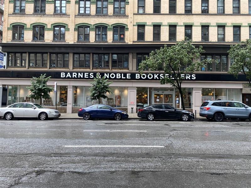 Barnes & Noble 2
