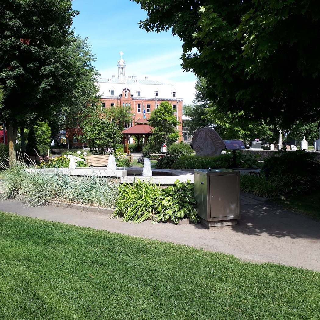 Historical Park of the Promenade-des-Soeurs 1