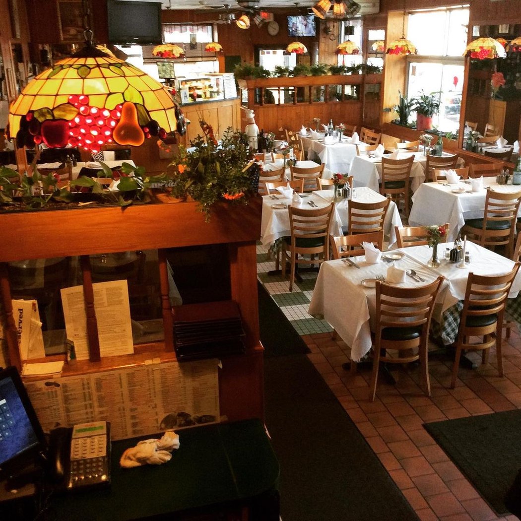 Donato's Restaurant & Pizzeria 2