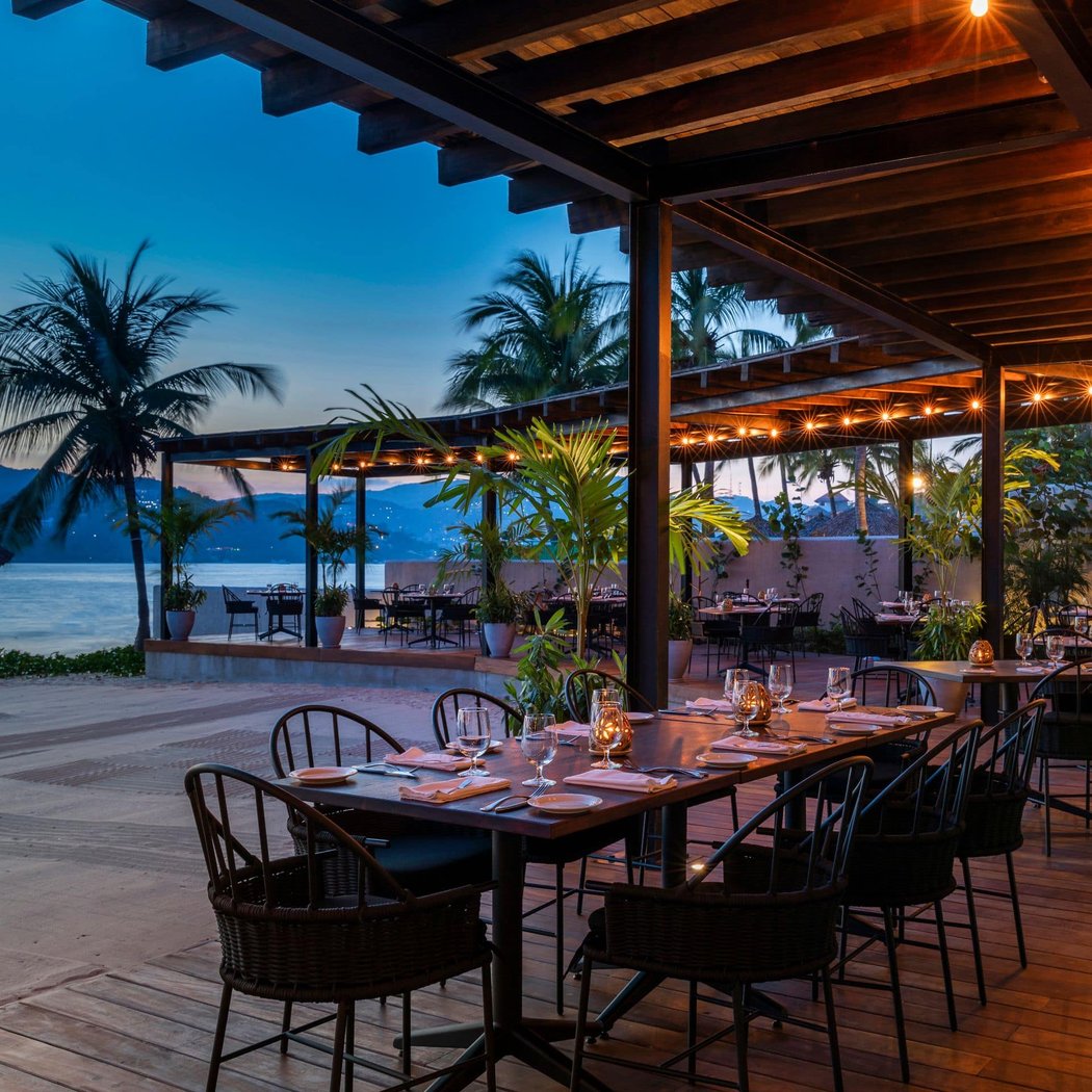 Thompson Zihuatanejo 2