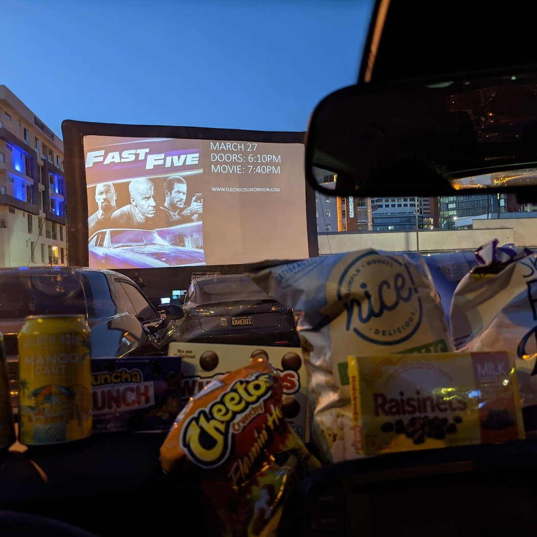 El﻿ectric Dusk Drive-In 4