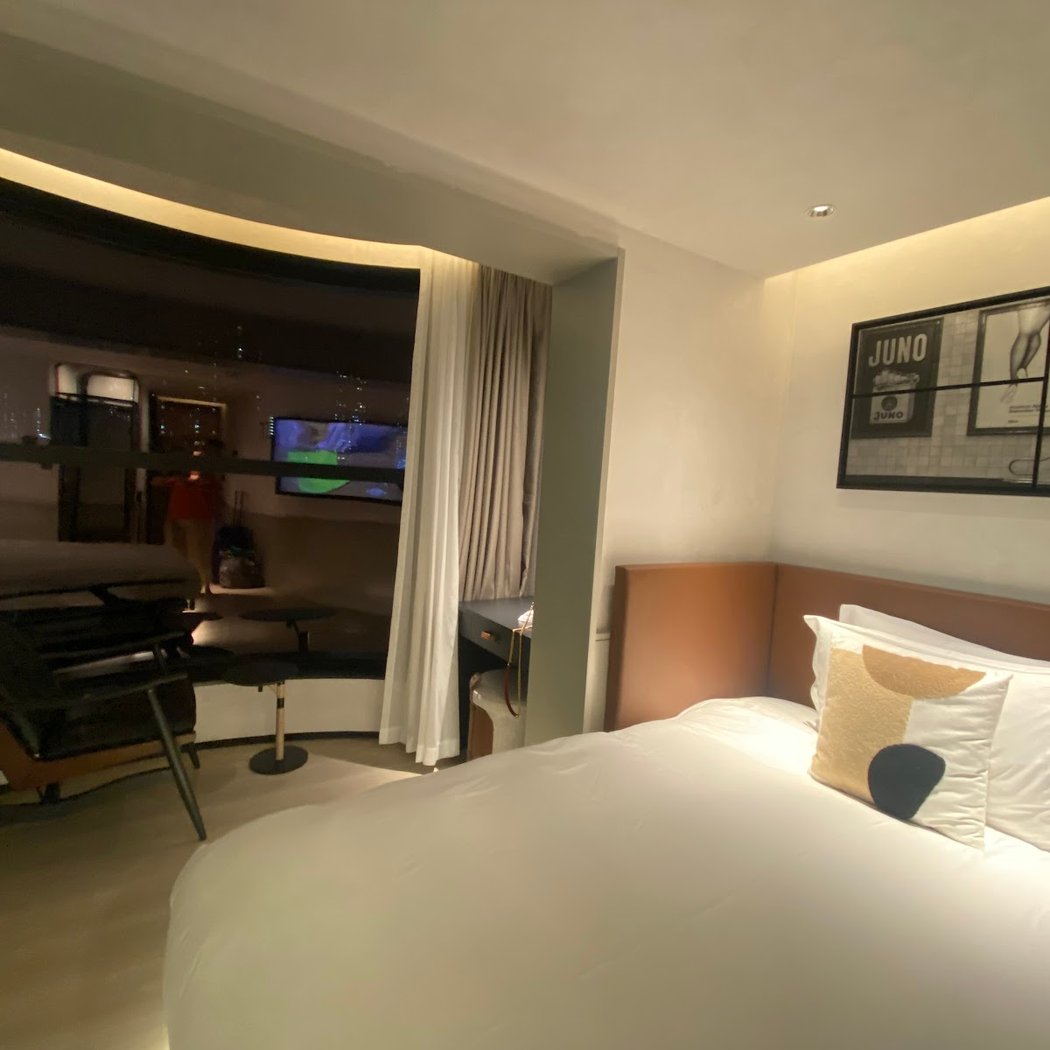 Mia Hotel 3