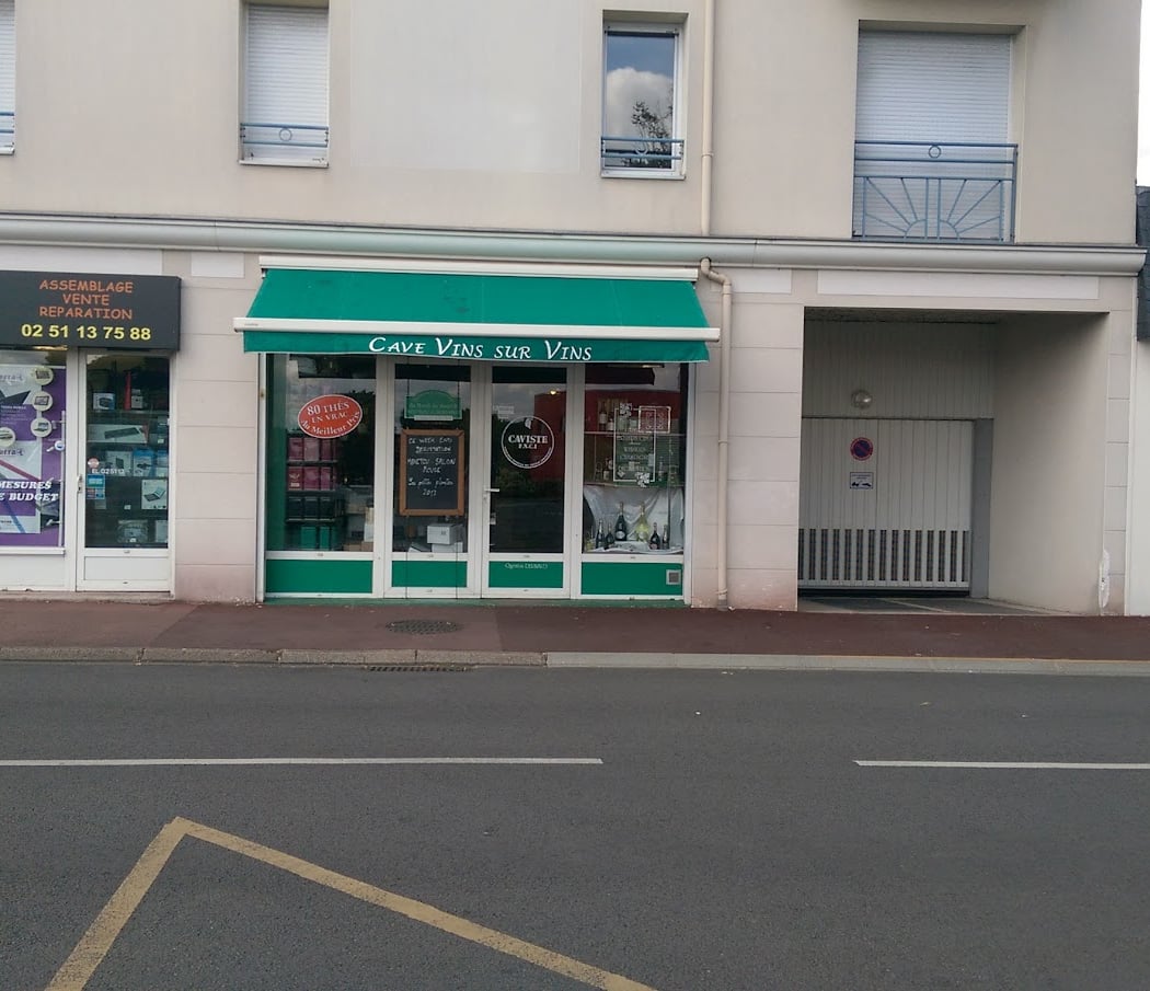 Cave Vins Sur Vins Sainte Luce 2