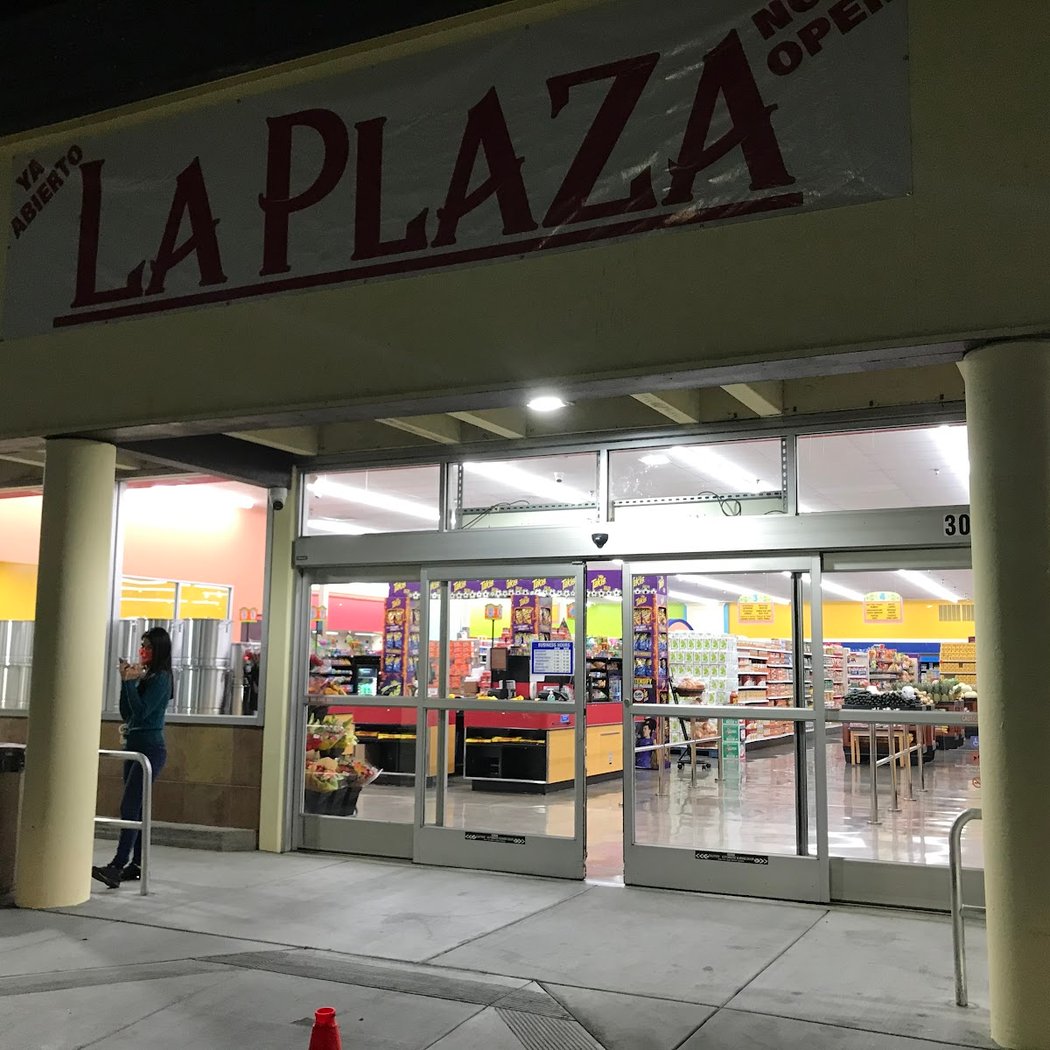 La Plaza Market 2