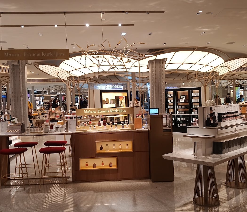 Noël 2024 dans les vitrines des grands magasins 4