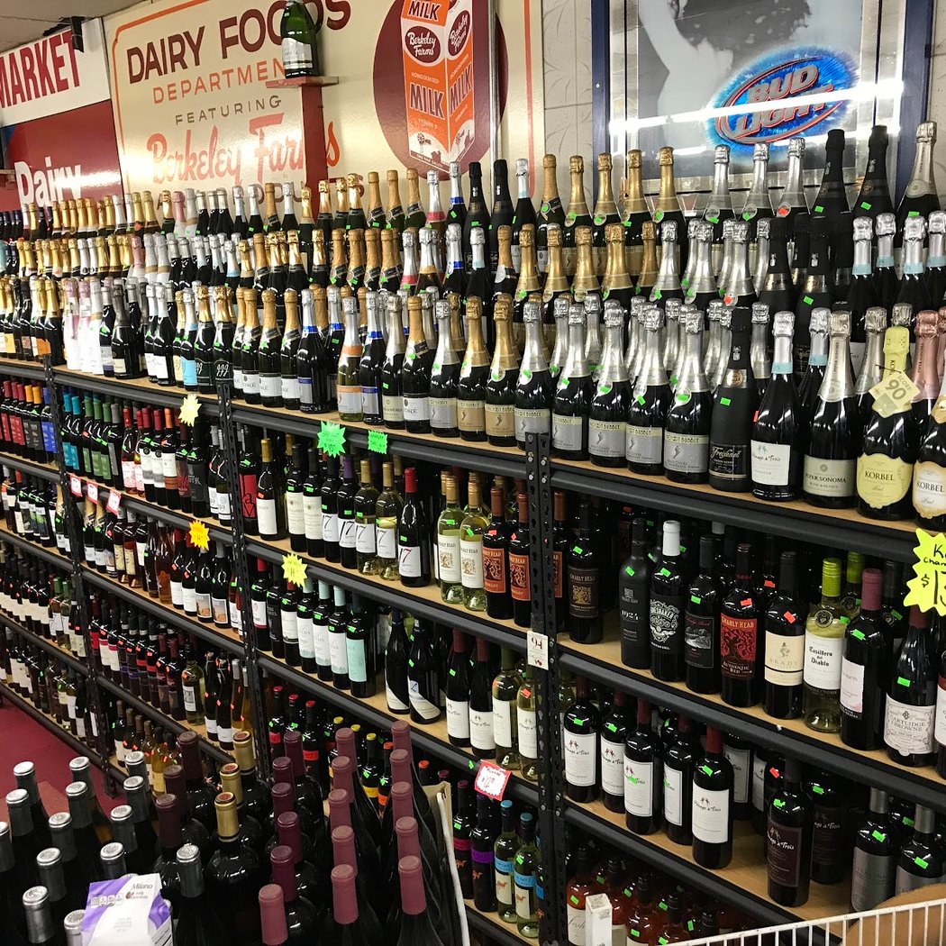 Ricci's Market 3
