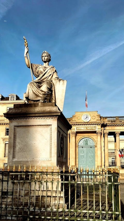 Place du Palais Bourbon 1