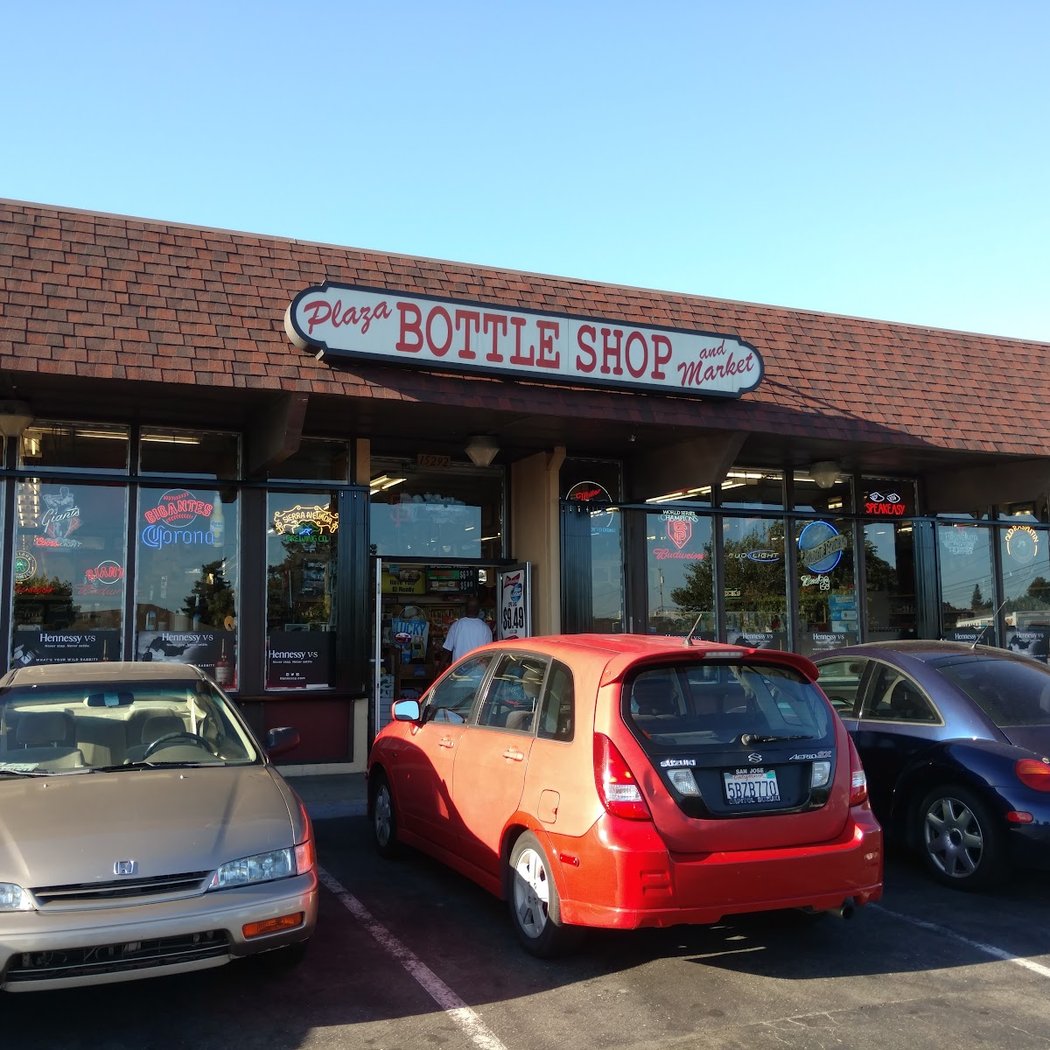 Plaza Bottle Shop & Market 2