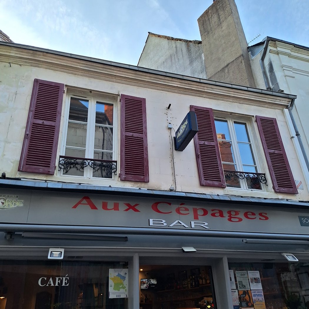 LE CEPAGES Bar à Vins et cocktail 2