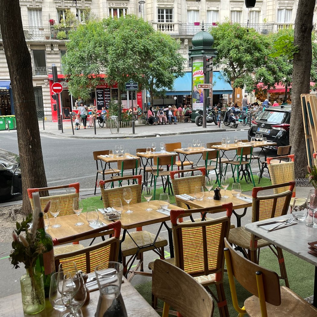 Les Darons Wine Bar 3