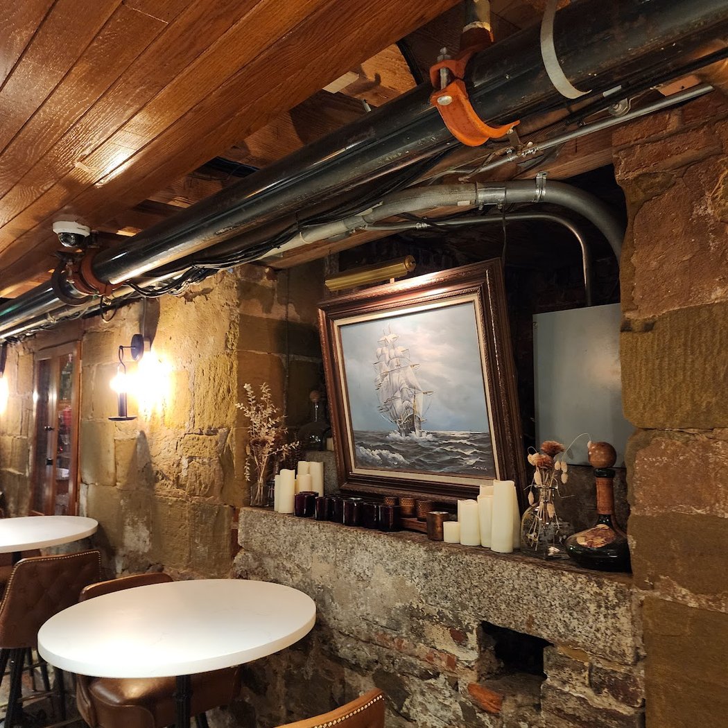 Haunted Pub Crawl - SF Ghosts 3