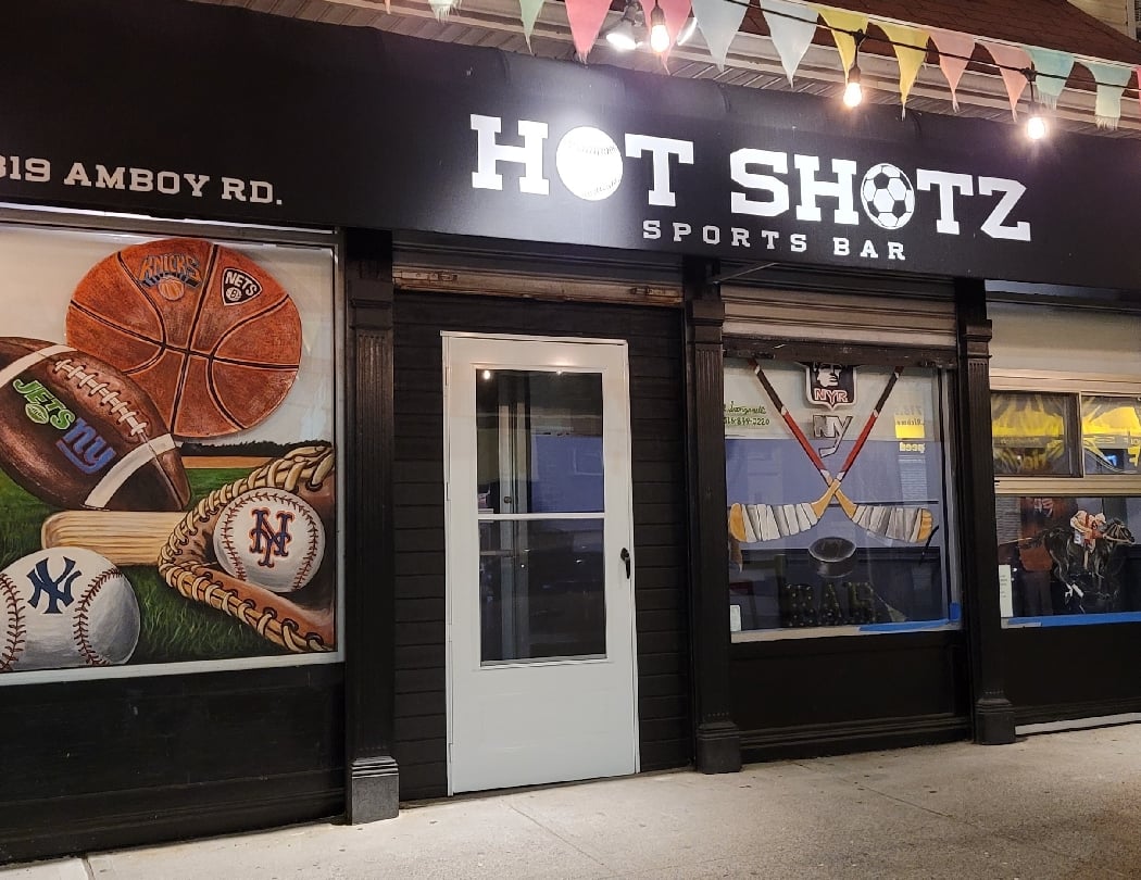 Hot Shotz Sports Bar 2