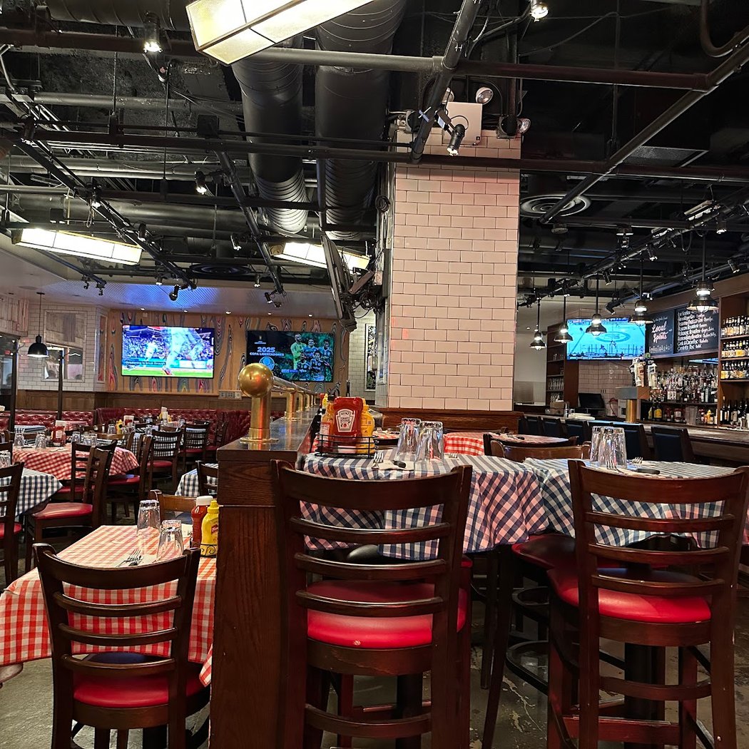 Bill's Bar & Burger 2