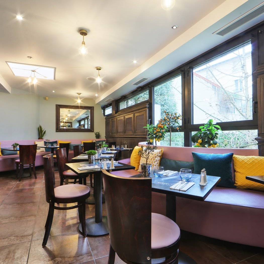 AZZURRO BISTRO 2