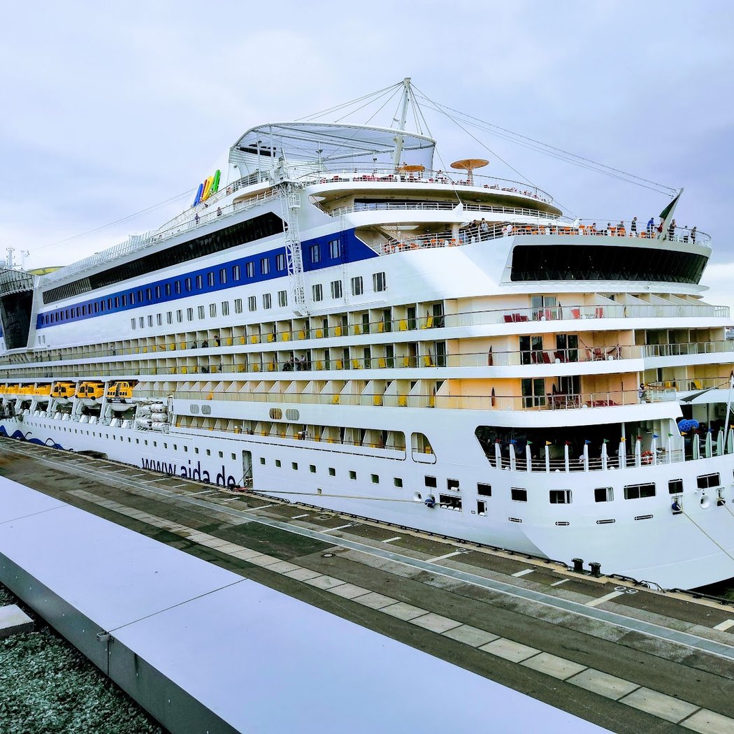 Hamburg Cruise Center Altona 2