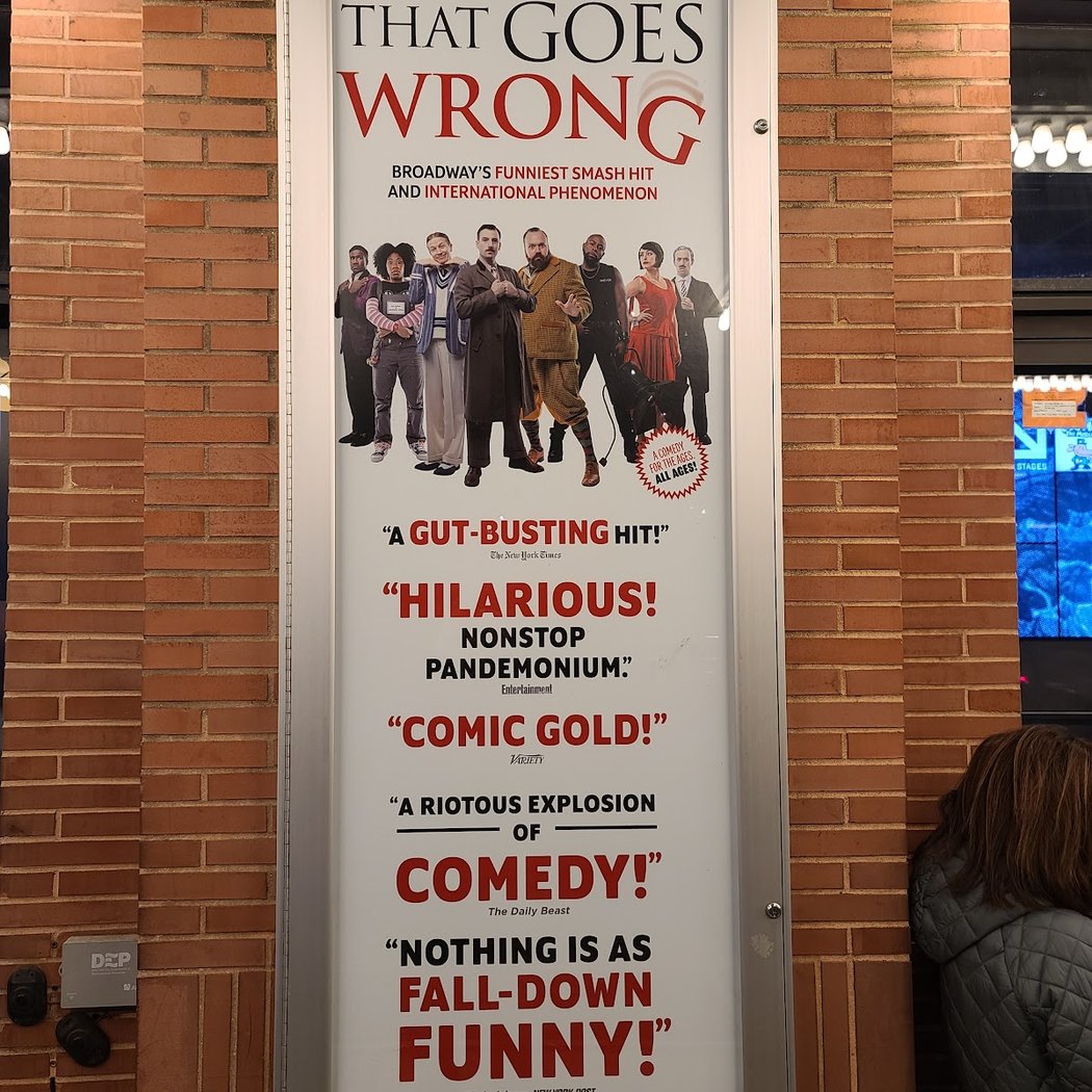 The Play That Goes Wrong 1