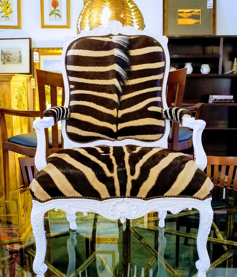 Design Plus Consignment Gallery 1