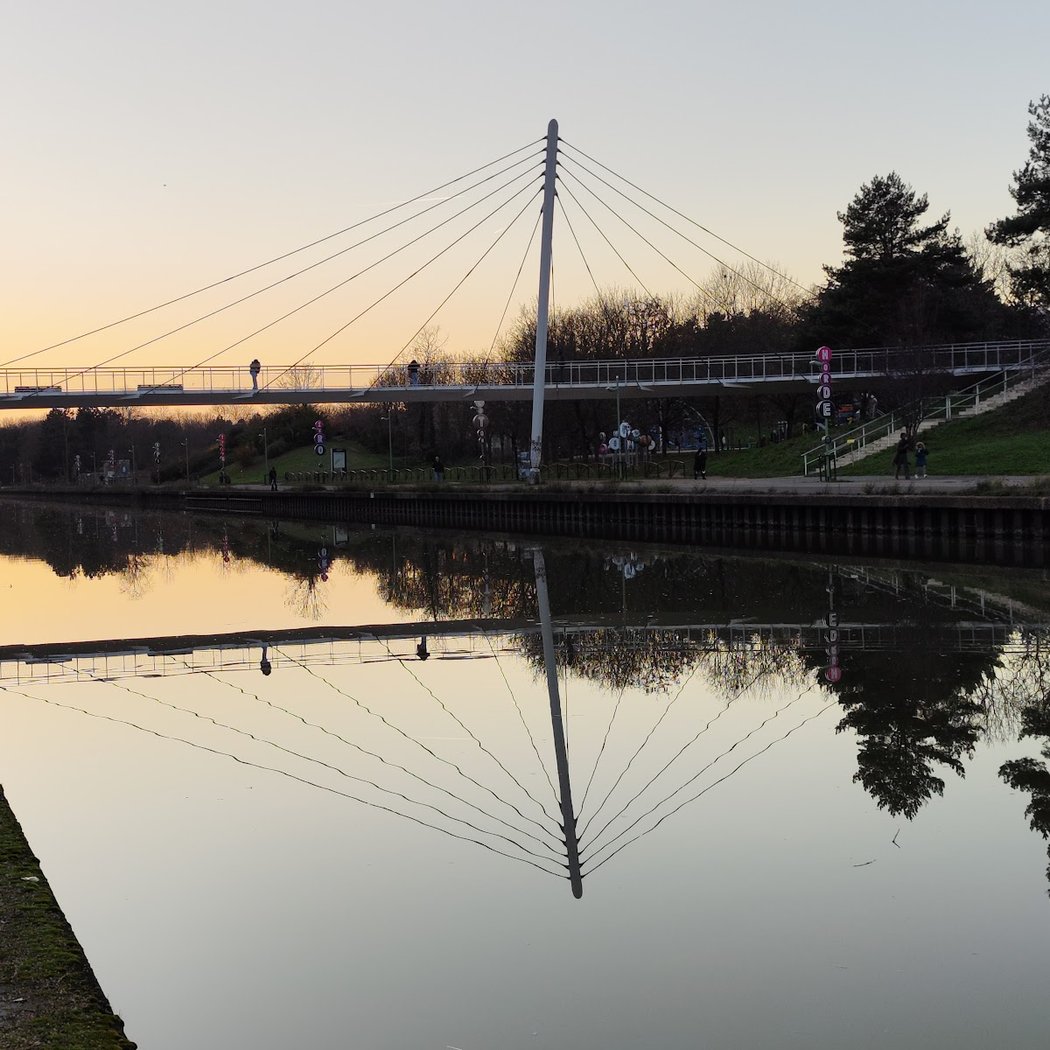 Passerelle Pierre-Simon Girard 1