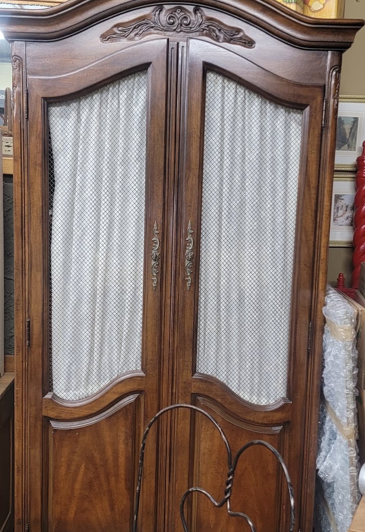 Apple Antiques 1