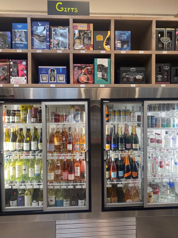 Dunne's Polemost Liquors 3