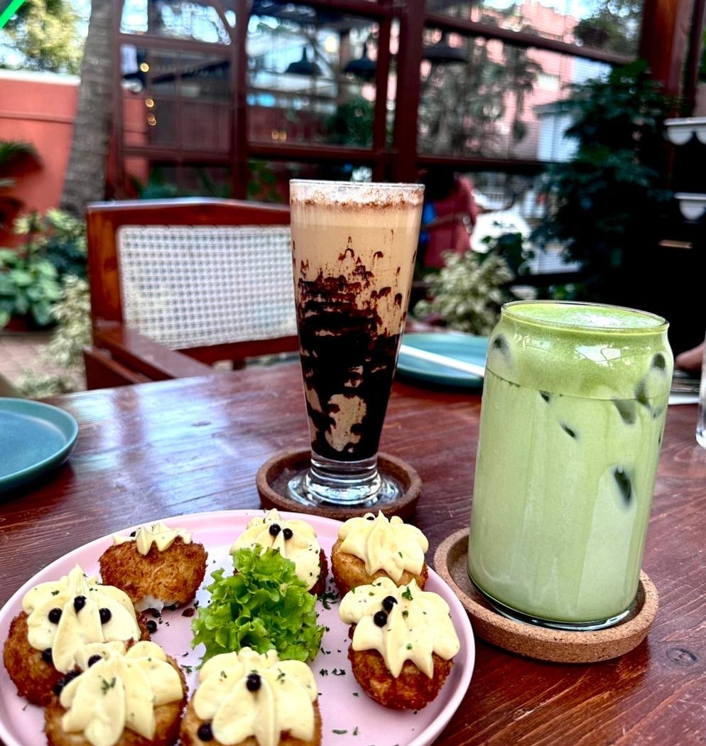 Beku - Cafe Bakery Bookstore 2
