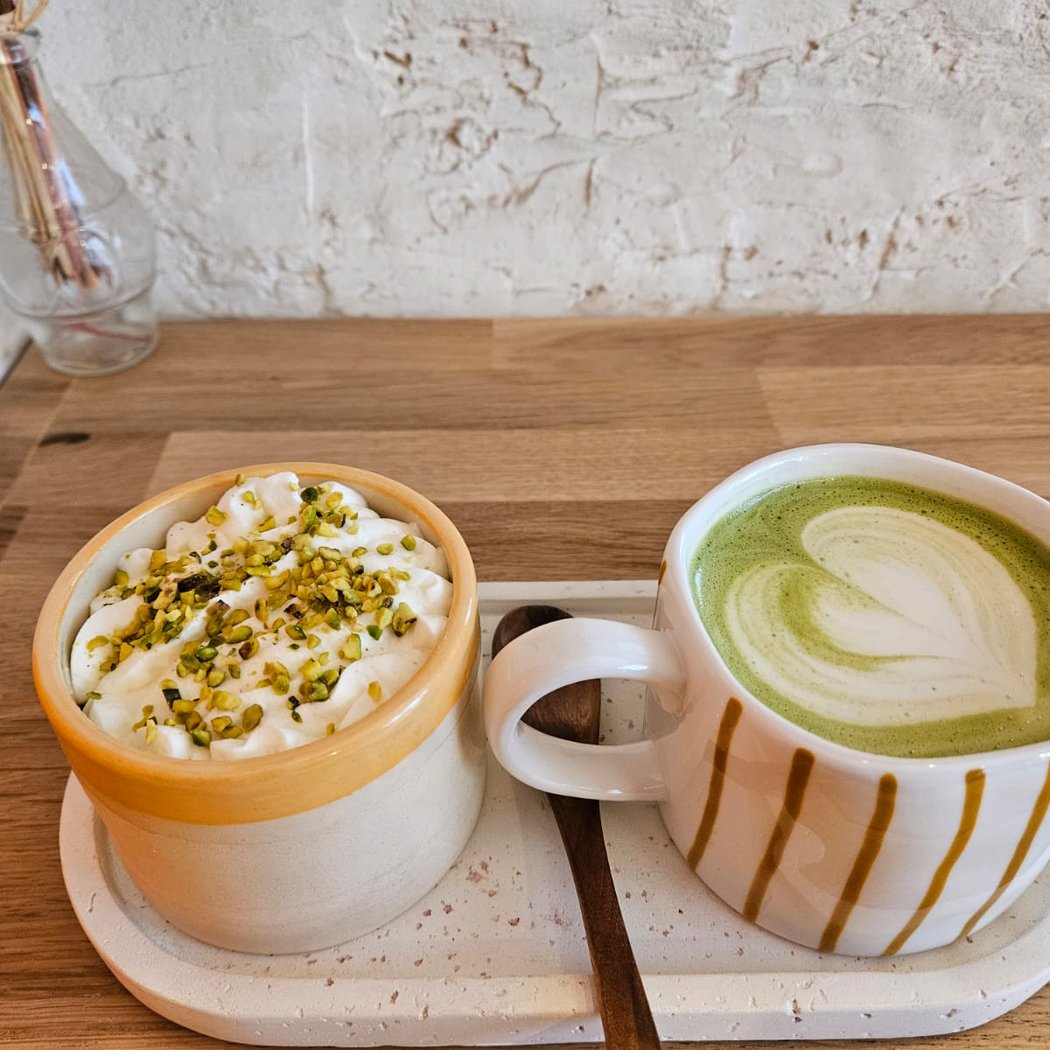 CRUMBLES. Coffee shop 3